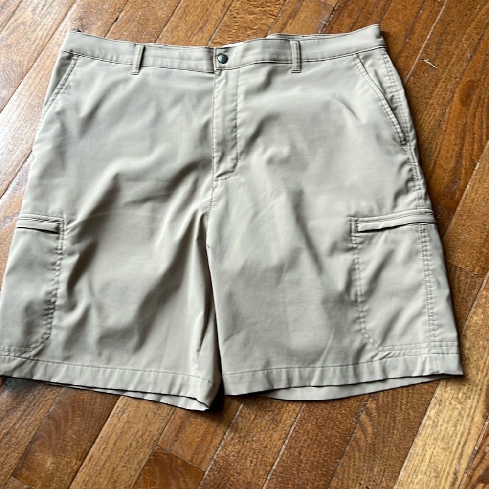 Chaps Men’s Performance Golf Shorts, Hampton Khaki, Size 40